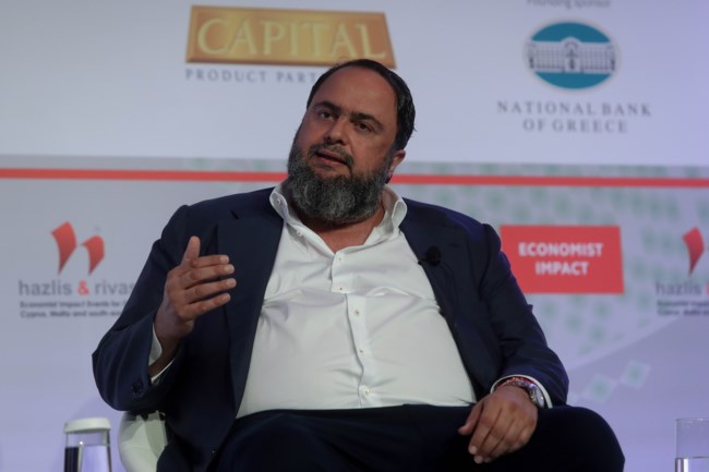 Αλήθειες και ψέματα για τη δεξίωση Μαρινάκη και την επίσκεψη των δύο υπουργών στο σπίτι του - "Μύθος τα SMS της Μαρέβας"