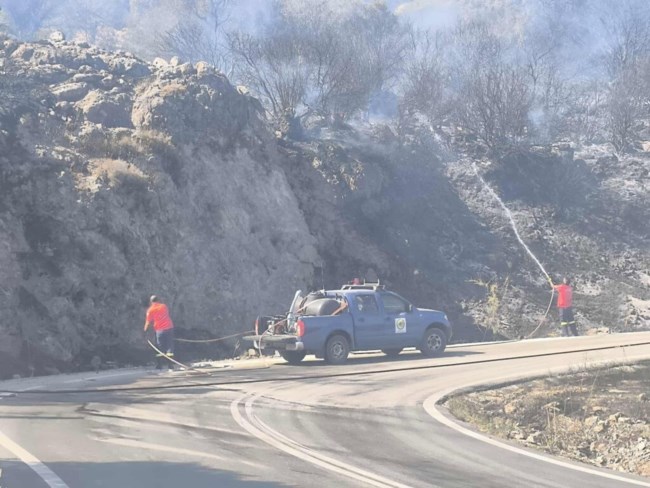 Νέα φωτιά στη Λέσβο: Μέτωπο πάνω από τη Μονή Λειμώνος - Επιχειρούν ισχυρές δυνάμεις της Πυροσβεστικής
