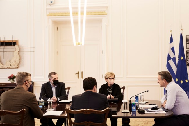 Μητσοτάκης: Δυνατότητα αναδοχής παιδιών σε ανθρώπους με HIV - Πλήρης ένταξη των οροθετικών στην άυλη συνταγογράφηση