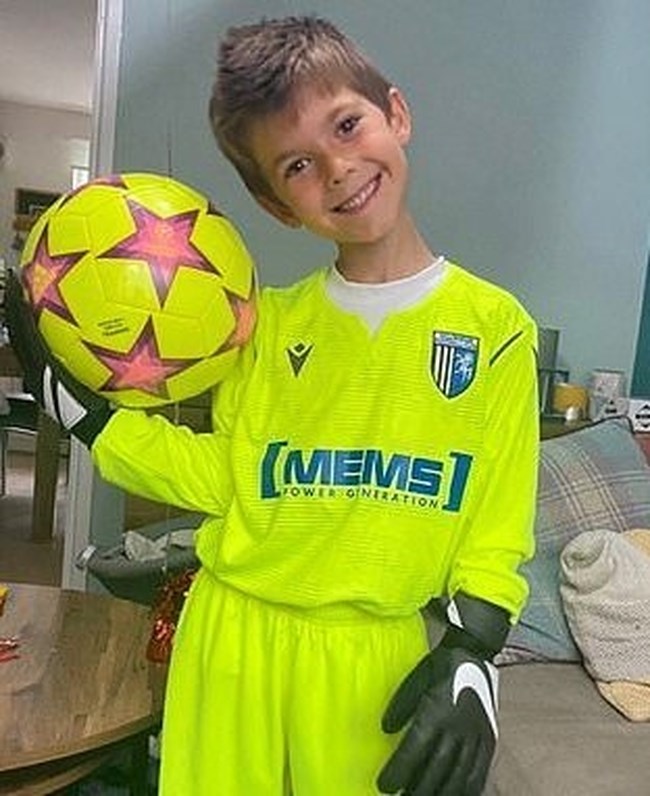 Τραγικός θάνατος αγοριού στην Αγγλία: Συνεθλίβη ανάμεσα σε δύο σταθμευμένα αυτοκίνητα