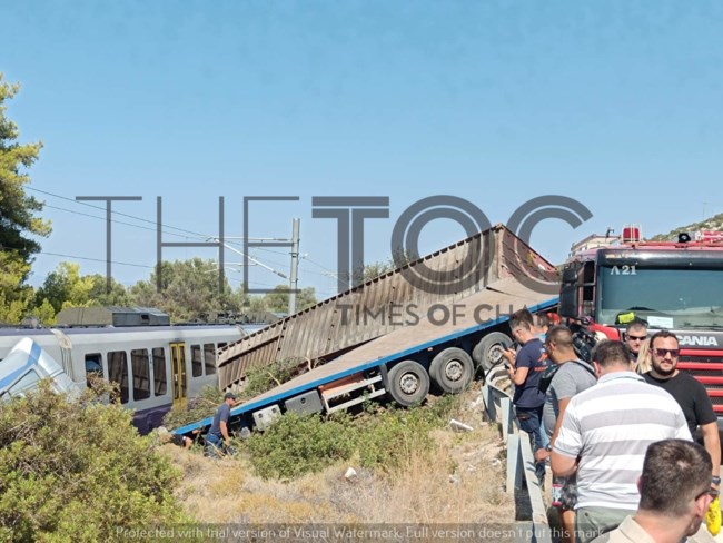 Αυλίδα: Συνελήφθη ο οδηγός του φορτηγού που συγκρούστηκε με τρένο - Δύο παιδιά μεταξύ των τραυματιών