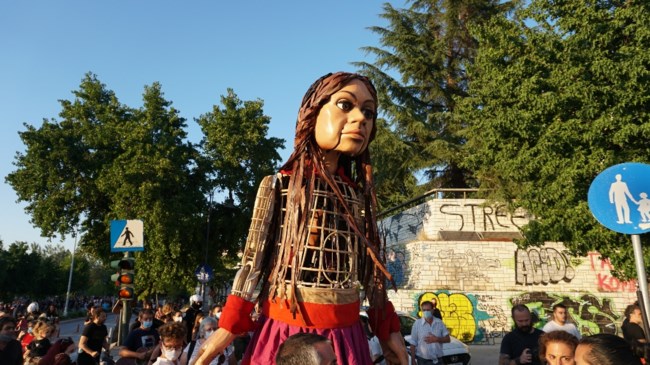 Επεισοδιακή υποδοχή της "Αμάλ" στη Λάρισα: ΜΑΤ, πέτρες και προπηλακισμοί [Εικόνες]