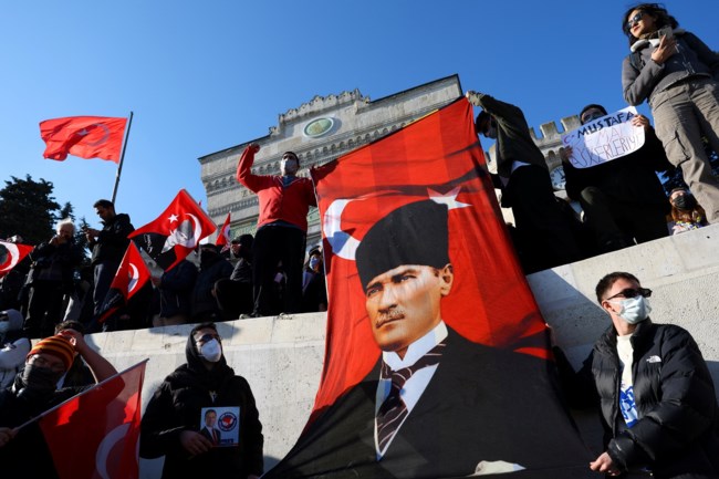 ΚΩΝΣΤΑΝΤΙΝΟΥΠΟΛΗ ΠΟΡΕΙΑ