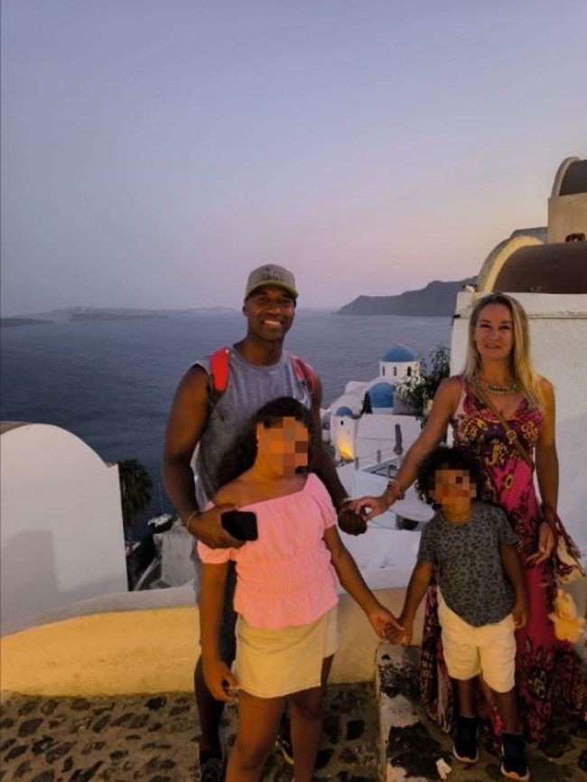 ΒΡΑΖΙΛΙΑΝΟΣ ΠΟΔΟΣΦΑΙΡΙΣΤΗΣ ΣΑΝΤΟΡΙΝΗ