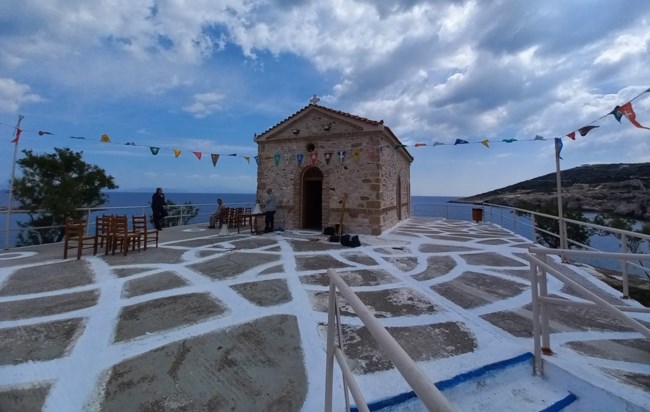 Τρία γραφικά "μυστικά" εκκλησάκια για Ανάσταση στην Αττική - Με κατάνυξη και ηρεμία [εικόνες]