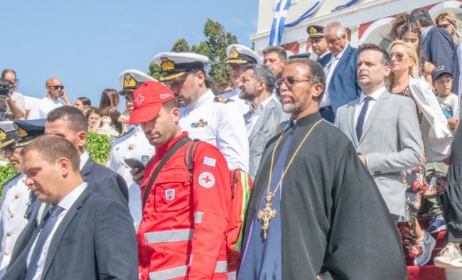 Χάρης Δούκας από την Τήνο: "Οι σκέψεις μας είναι κοντά στους συμπολίτες μας που επλήγησαν από τις φωτιές"