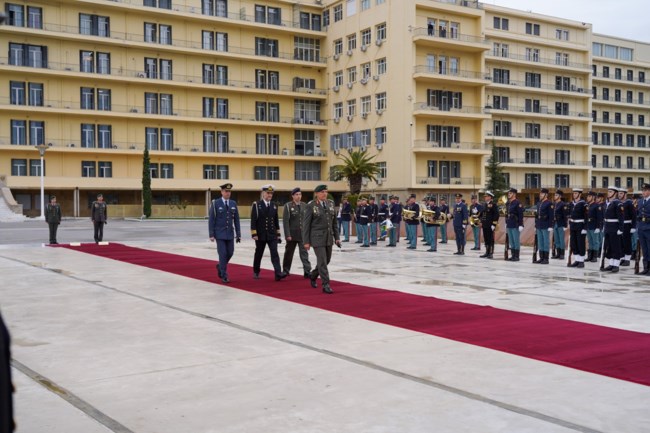 Η επίσημη υποδοχή του νέου αρχηγού ΓΕΕΘΑ στο στρατόπεδο "Παπάγου" [Εικόνες - Βίντεο]