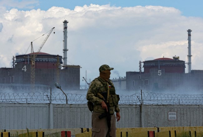 Κρεμλίνο: Ενισχύουμε τις ένοπλες δυνάμεις μας- Βλακώδες να μας κατηγορεί η Ουκρανία ότι βομβαρδίζουμε τον σταθμό της Ζαπορίζια