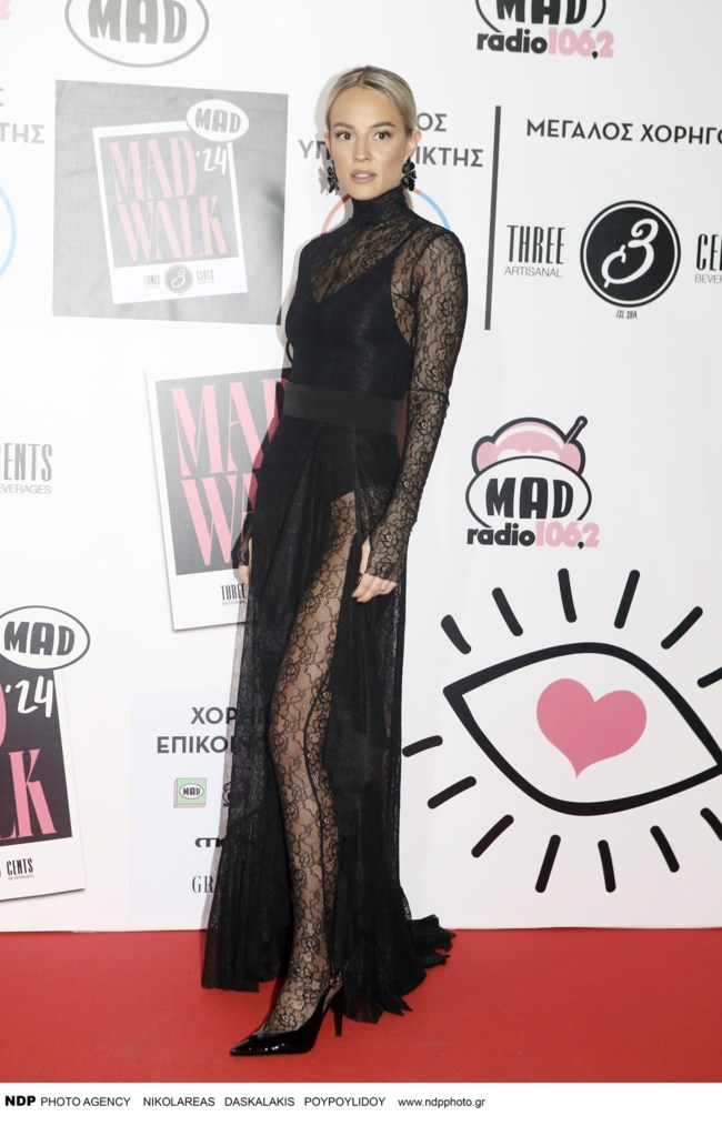 MadWalk 2024: Οι λαμπερές παρουσίες στο red carpet, το show μόδας και οι καλλιτέχνες που εμφανίστηκαν [εικόνες - βίντεο]