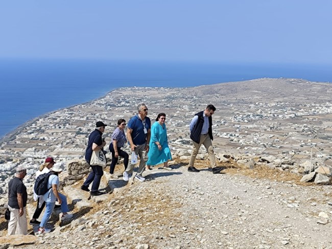 θηρα μενδωνη
