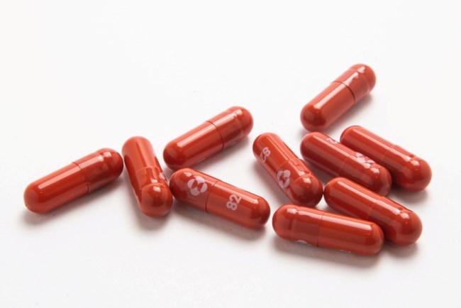 Μπορεί το χάπι της Merck να αλλάξει την πορεία της πανδημίας;- Ποιοι μπορούν να το λάβουν, σε ποια φάση της νόσου