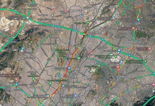 Καραμπόλα 5 οχημάτων στην κάθοδο του Κηφισού - Ουρές χιλιομέτρων