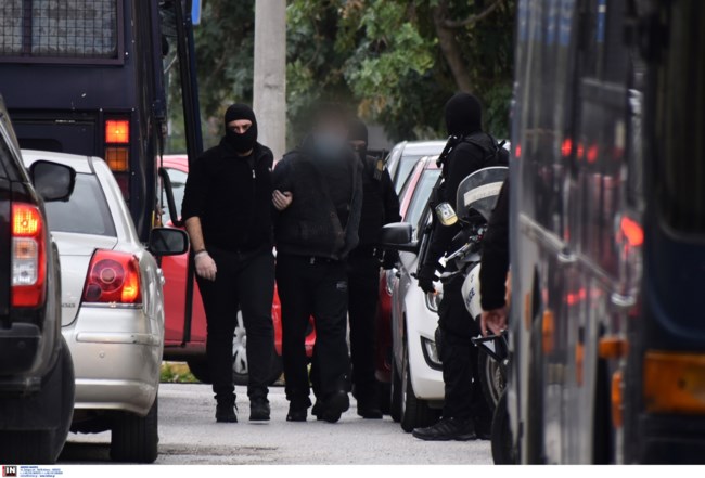 Στον εισαγγελέα οι δέκα συλληφθέντες για συμμετοχή σε τρομοκρατικές ενέργειες [εικόνες]
