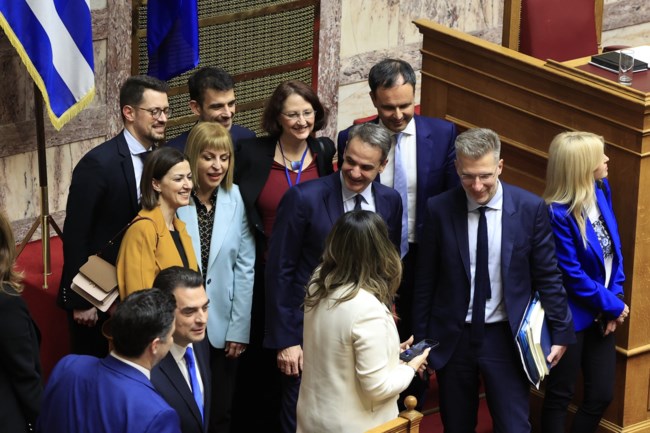 Ψηφίστηκε από τη Βουλή ο γάμος των ομόφυλων ζευγαριών- 20 όχι από τη Νέα Δημοκρατία, απών ο Πολάκης, αποχές και από το ΠΑΣΟΚ
