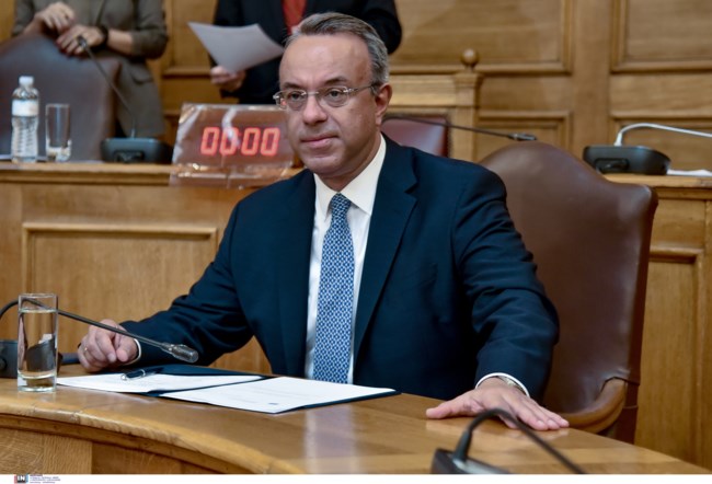 Οι σκέψεις για ανασχηματισμό και η απογοήτευση για τις επιδόσεις Σταϊκούρα - Τι αποκαλύπτει το Θεωρείο της Καθημερινής