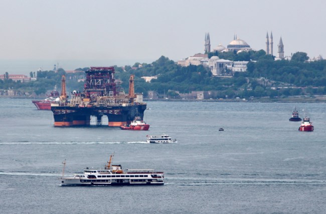 Τουρκία: Απίστευτος καυγάς επιστημόνων - "Τα στενά του Βοσπόρου θα παγώσουν σε δυο χρόνια - Θα περνάς με τα πόδια"
