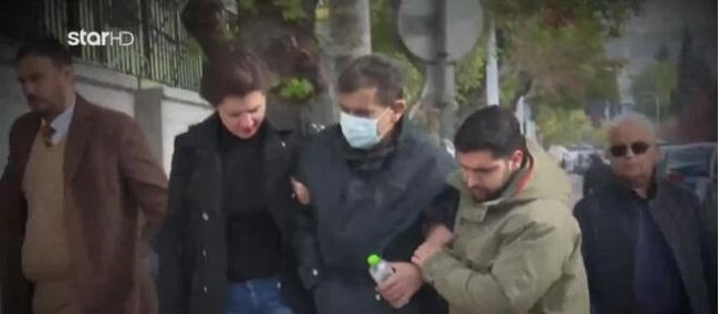 Θάνατος αστυνομικού από καρκίνο: "Tον υποχρέωσαν σε βασανιστήρια, παρακαλούσα να τον πάρει ο Θεός" - Ξεσπά ο γιος του