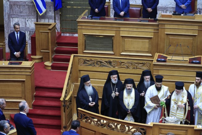 Δόμνα Μιχαηλίδου: Ένιωσε ξαφνική αδιαθεσία στον αγιασμό στη Βουλή και χρειάστηκε πρώτες βοήθειες