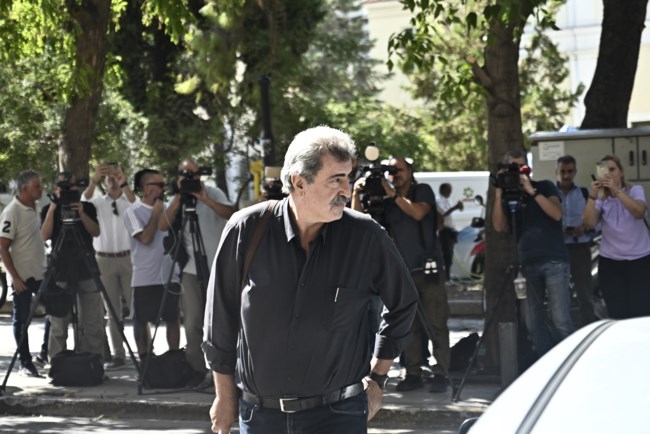 Ο Παύλος Πολάκης κατέθεσε και επίσημα την υποψηφιότητά του για την προεδρία του ΣΥΡΙΖΑ-ΠΣ