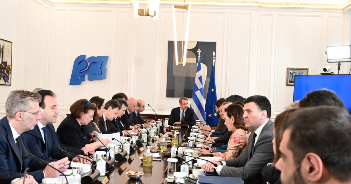 Δημοσκόπηση Alco: Στο 33,9% το ταβάνι της ΝΔ - Ο φόβος για ρεκόρ αποχής στις ευρωεκλογές και τα διλήμματα των αναποφάσιστων