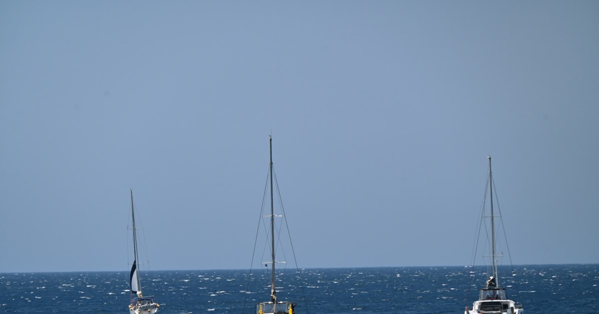 Φωτιά στους Φιλιάτες Φθιώτιδας: Επιχειρούν τέσσερα εναέρια μέσα - Μήνυμα του 112 για ετοιμότητα