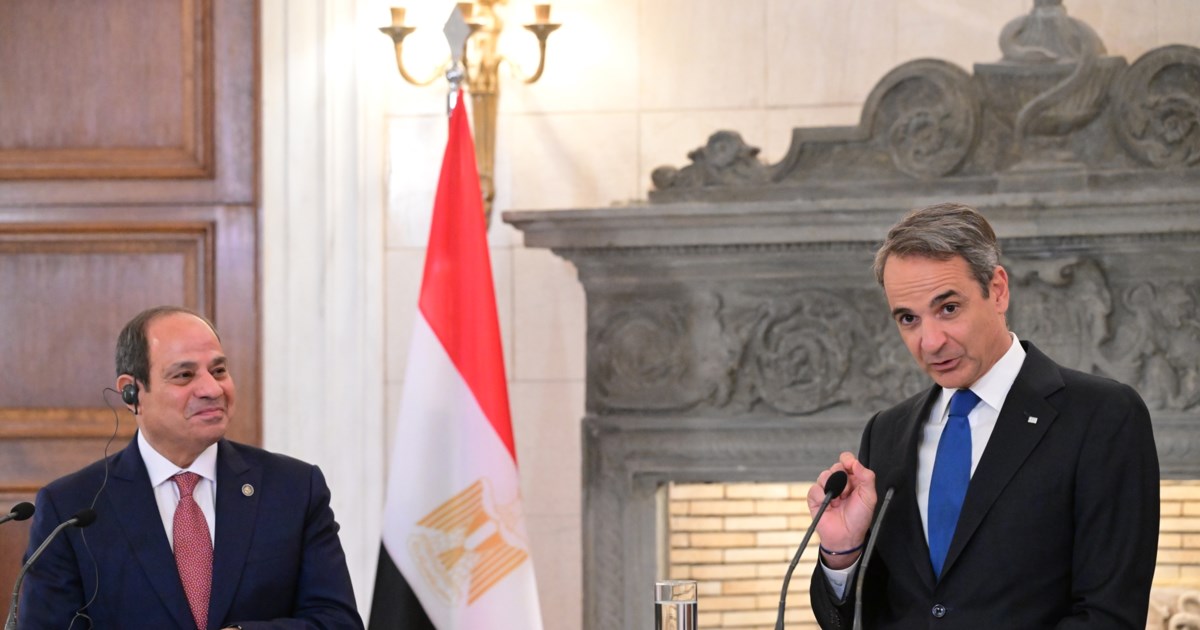 Επίσκεψη Μητσοτάκη στο ΚΑΤ: Τι του είπε γιατρός που επέστρεψε από την Αγγλία - εικόνα 16