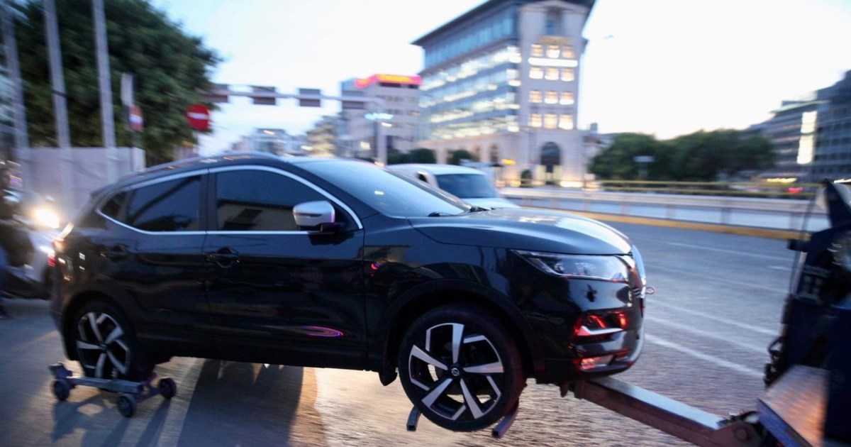 Νέος Κόσμος: "Καθαρά" τα καλάσνικοφ που βρέθηκαν σε κλεμμένο αυτοκίνητο - εικόνα 2