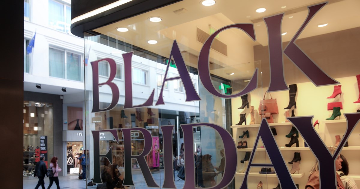 Πλησιάζει η Black Friday: Πώς και πότε καθιερώθηκε η εκπτωτική γιορτή στην Ελλάδα και τον κόσμο