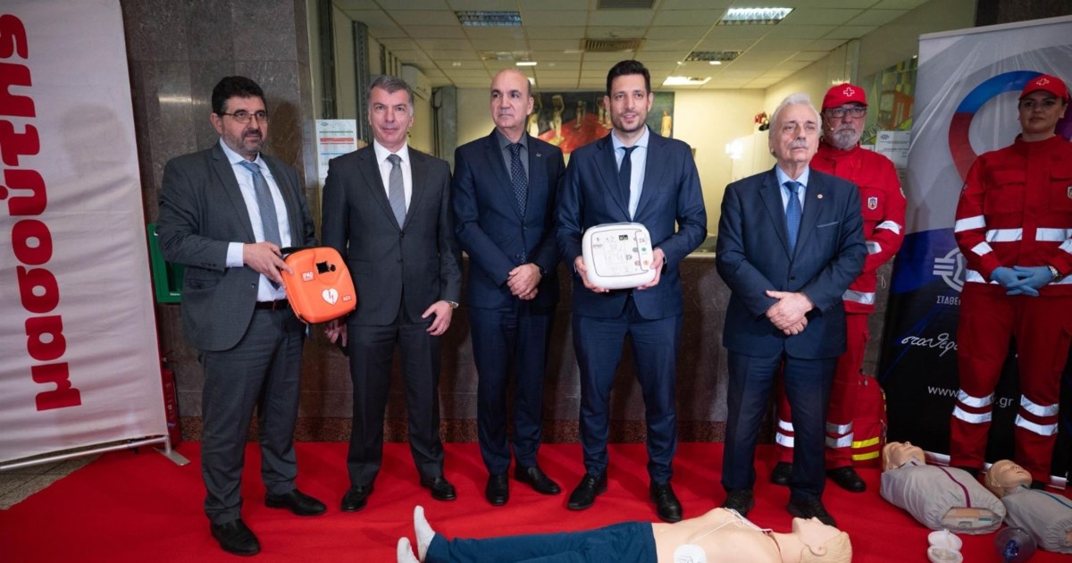 To Μετρό της Αθήνας εξοπλίστηκε με αυτόματους απινιδωτές - Τοποθετήθηκαν και στους 66 σταθμούς