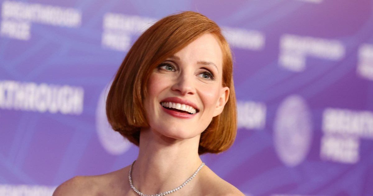 Soft Curved Bob: Το πιο κομψό κούρεμα της άνοιξης και πώς να το πετύχεις