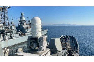 Ενστολοι: Πώς κερδίζουν 1,5 έως 2 μισθούς ανά έτος - Οι αλλαγές στα ειδικά μισθολόγια