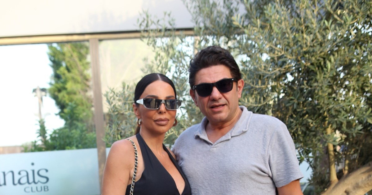 Πάει Αλβανία με ...οτοστόπ η Κέλλυ Κελεκίδου - Η φωτογράφιση σε περίπτερο πριν τη συναυλία στην Κορυτσά - εικόνα 4