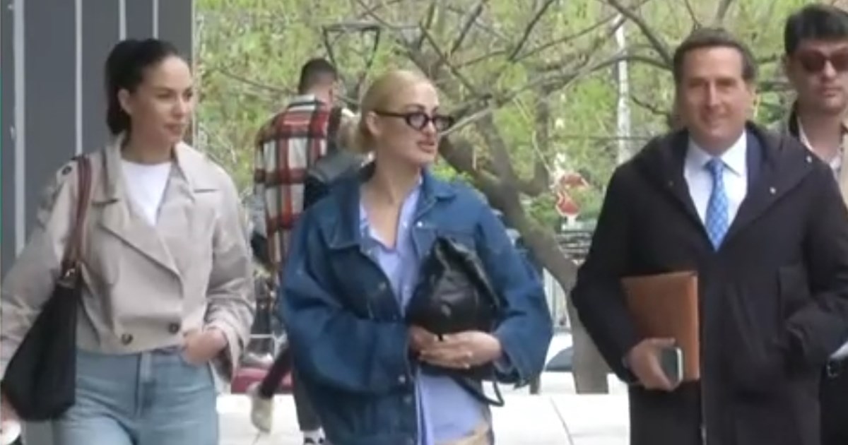 Ελεύθερη η Ιωάννα Τούνη μετά τη σύλληψη για την ανάρτηση της φωτογραφίας του άνδρα που καταδικάστηκε για το revenge porn