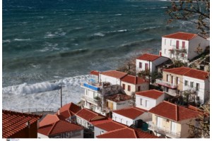 Σαντορίνη: Προληπτικά μέτρα στα λιμάνια λόγω των σεισμών