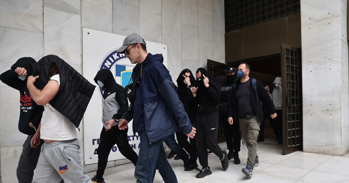 Θεσσαλονίκη: Αποκαλύφθηκε η προτομή του δολοφονημένου αστυνομικού Γιώργου Λυγγερίδη - εικόνα 4