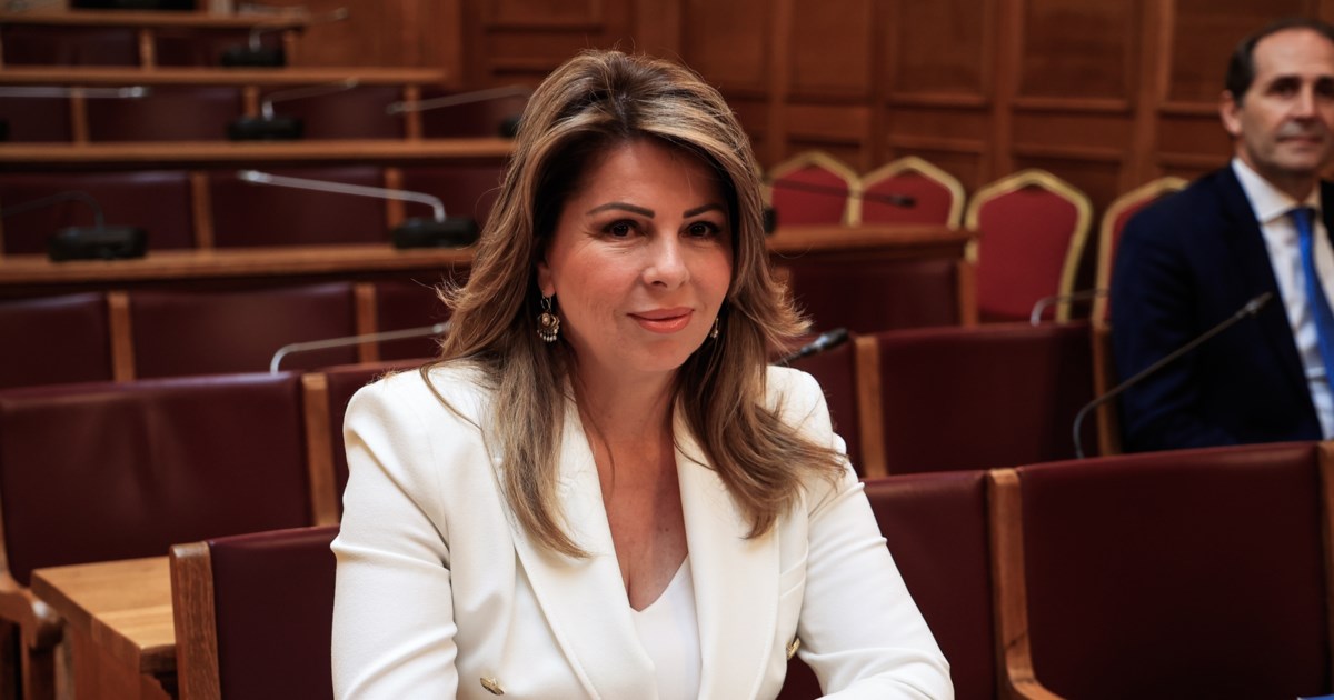 Οργή Πλακιά για την παρουσία Παπακώστα στην Καλαμπάκα: "Ένας από σας δεν μπορούσε να της πει ότι δεν είναι ευπρόσδεκτη;"