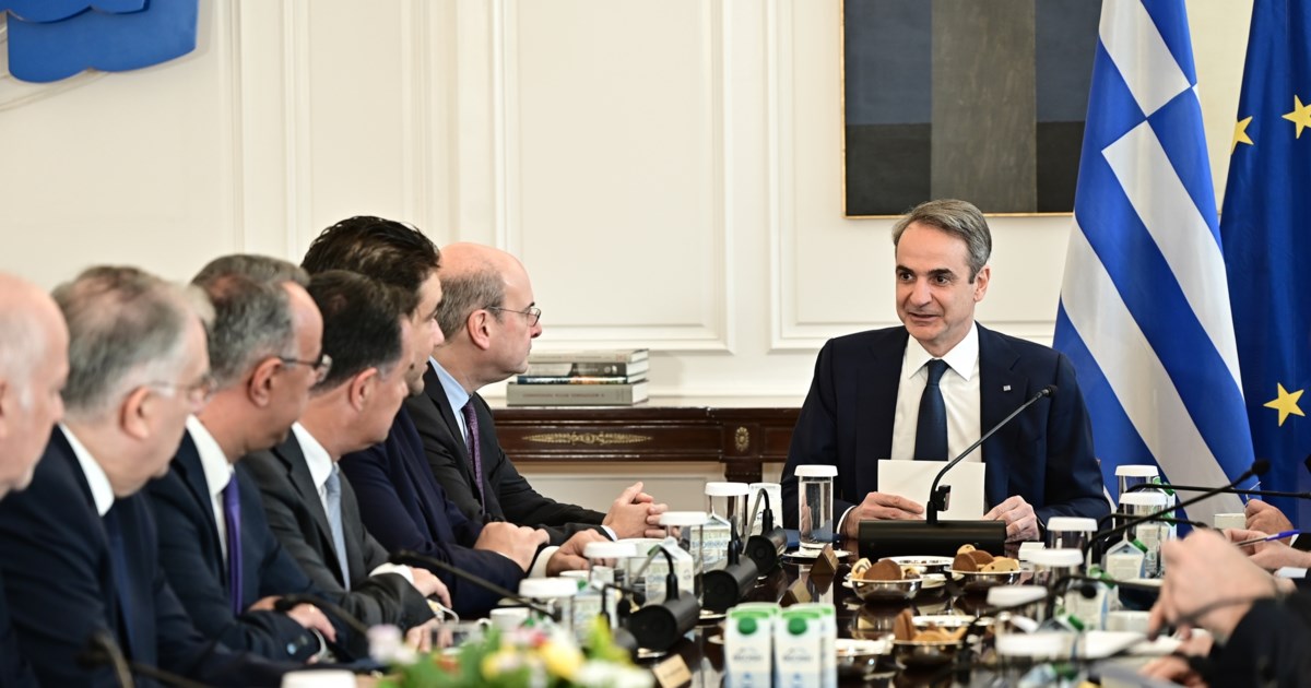 Στο Άμπου Ντάμπι ο Μητσοτάκης: Οι επενδύσεις στο τραπέζι της συνάντησης με τον πρόεδρο των ΗΑΕ