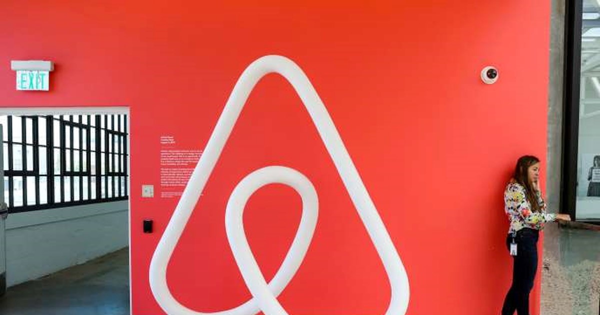 Συγκέντρωση διαμαρτυρίας στο συνέδριο της ΠΟΜΙΔΑ - "Δεν θα δουλεύουμε μονάχα για να πληρώνουμε το νοίκι" [βίντεο]