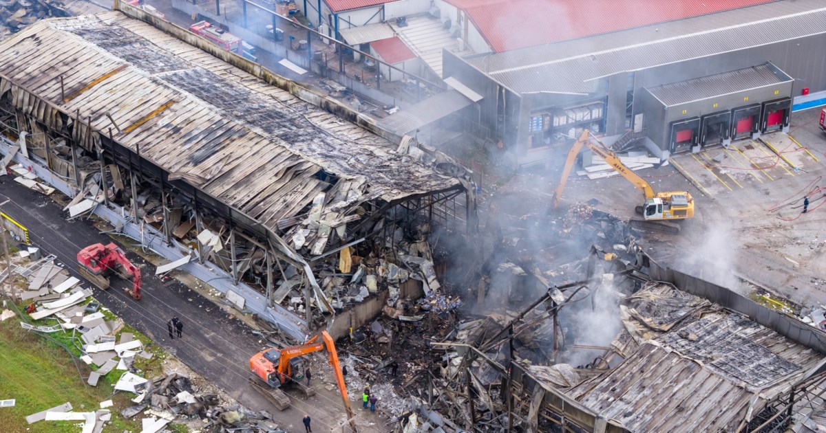 "Όχι άλλο αίμα εργατών": Απεργιακή συγκέντρωση για την τραγωδία στη Βιολάντα έξω από το υπουργείο Εργασίας - εικόνα 4