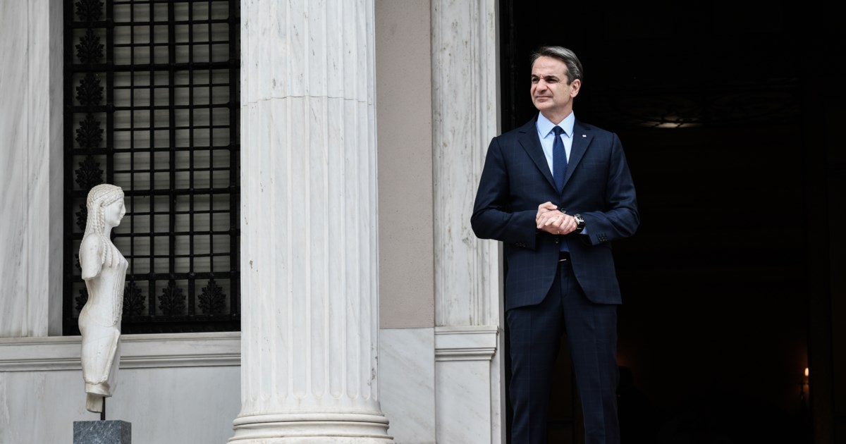 Συνάντηση Μητσοτάκη με εθελοντές στο Μαξίμου: "Οι ιστορίες προσφοράς μας δίνουν μεγάλη δύναμη" - εικόνα 3