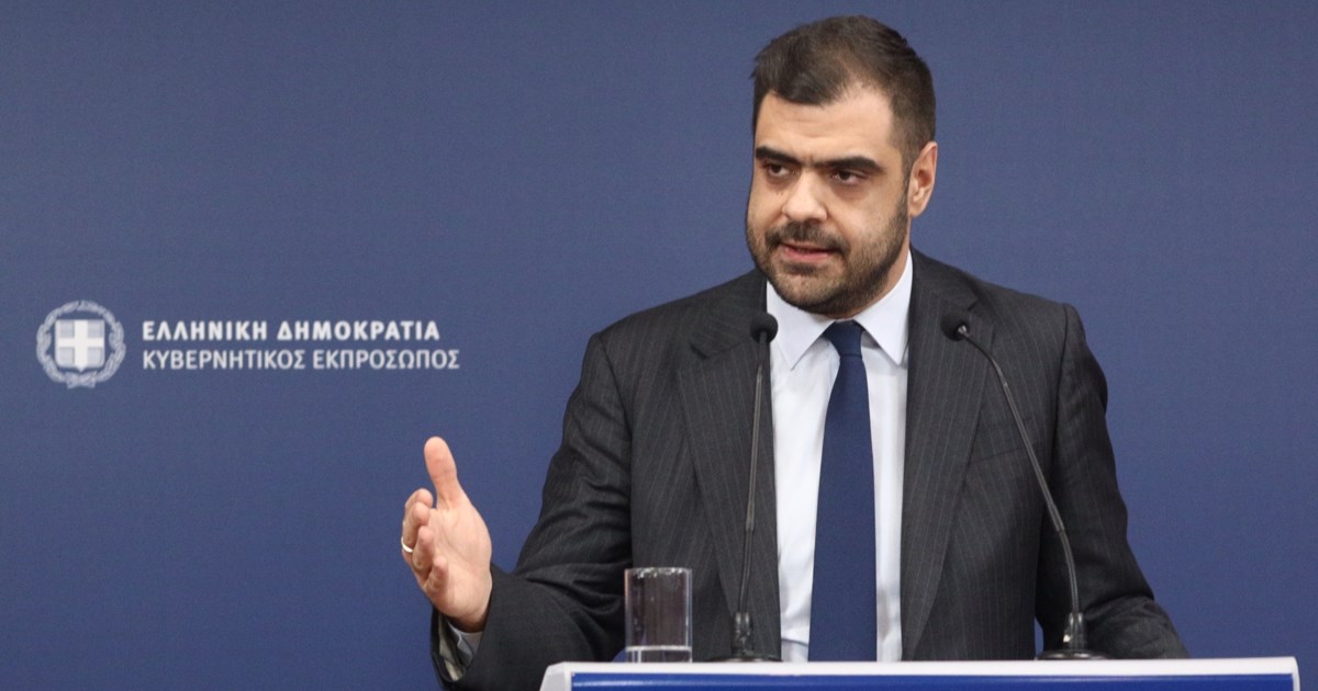 Κυβερνητικές πηγές: Στο ΠΑΣΟΚ όταν μιλούν για "κατήφορο χυδαιότητας και τοξικότητας" να κοιτάζουν τον εαυτό τους στον καθρέφτη