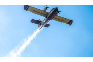 Φωτιά στην Ανδρο: Ενισχύθηκαν οι πυροσβεστικές δυνάμεις - Νέο μήνυμα 112 για απομάκρυνση από τον Κόλυμπο