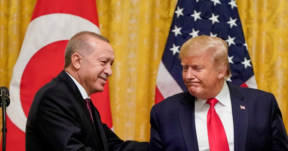 Η στιγμή που ο Τραμπ κουνάει το δάχτυλο στη Μελάνια μέσα στο προεδρικό ελικόπτερο - Η κάμερα έπιασε τον έντονο διάλογο