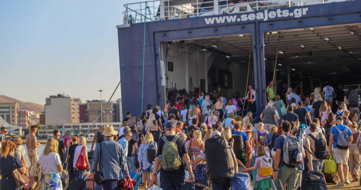 Επιμένει ο κορονοϊός: 673 νέες εισαγωγές και 38 θάνατοι την τελευταία εβδομάδα