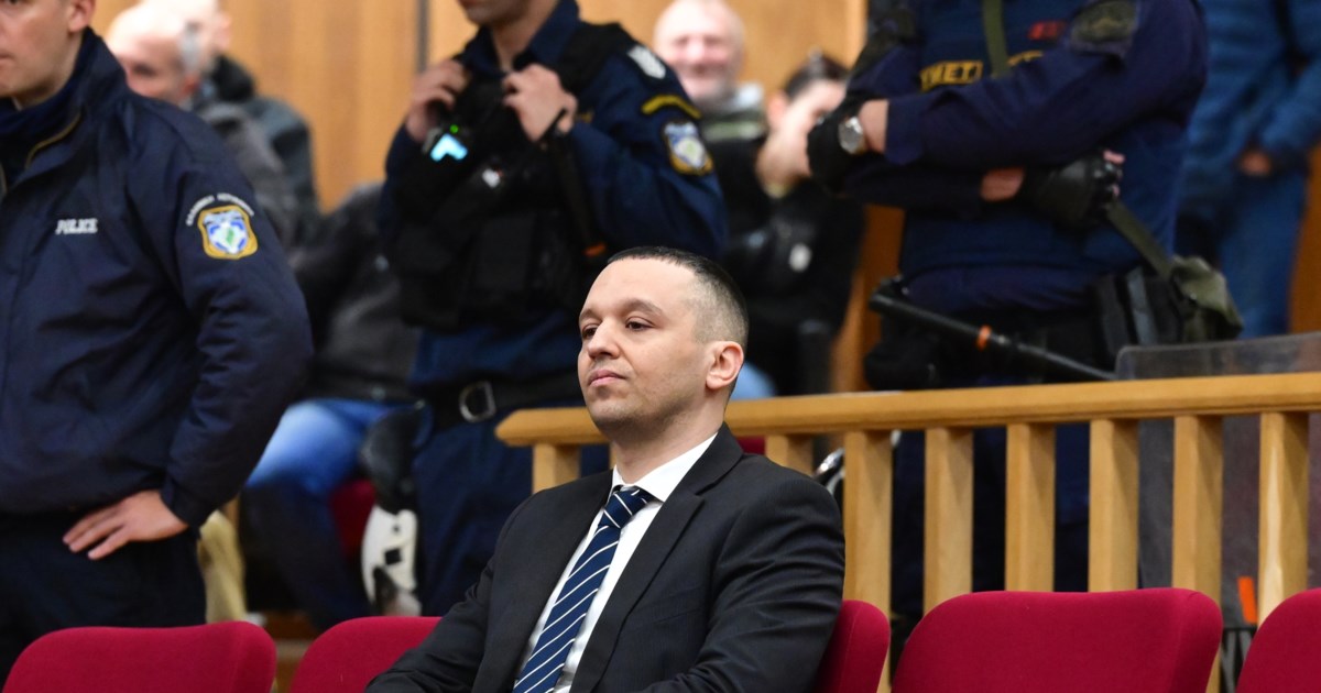 Ο καταδικασμένος Ηλίας Κασιδιάρης προανήγγειλε ότι θα ιδρύσει 
