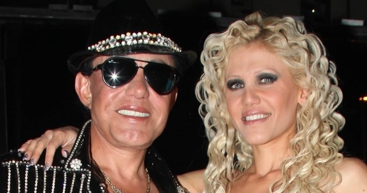 Αννούλα Φλωρινιώτη: Η βασική μου δουλειά είναι στο ταμείο κομμωτηρίου -  Το τραγούδι από επάγγελμα έγινε χόμπι [βίντεο]