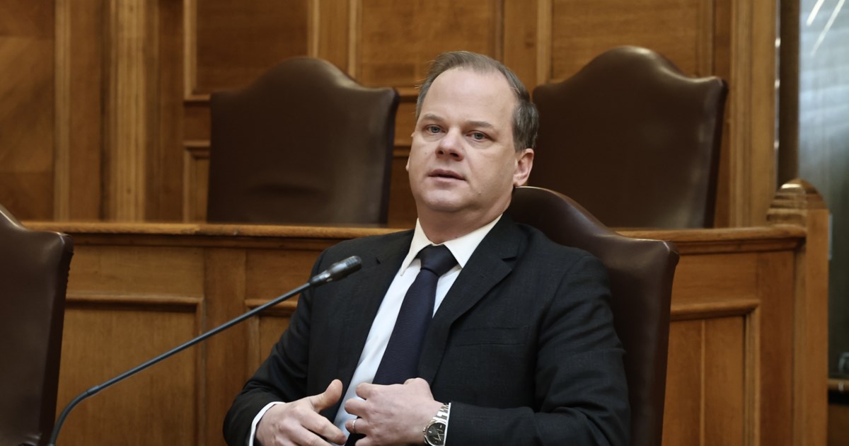 Το ΠΑΣΟΚ κατέθεσε την πρόταση για προανακριτική για τα Τέμπη - Κακούργημα για Καραμανλή, Σπίρτζη και έξι υφυπουργούς