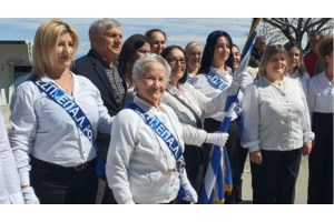 Ρόδος: Μπετονιέρα "εισέβαλε" σε αυλή σπιτιού - Από θαύμα δεν υπήρξαν θύματα