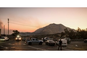 Στο Ρέθυμνο ο Ανδρουλάκης για το τελευταίο αντίο στους δύο πυροσβέστες που πέθαναν στην φωτιά - εικόνα 2
