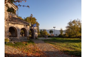 Λαύριο: Αντιδράσεις για το άγαλμα στην προβλήτα - Τι ζητά το Επιμελητήριο Εικαστικών Τεχνών Ελλάδας